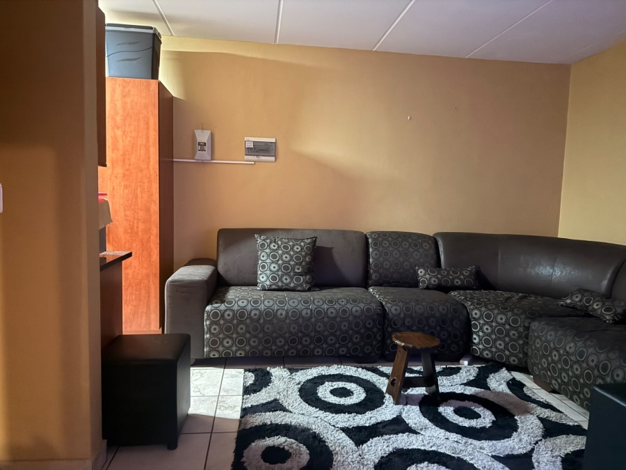 2 Bedroom Property for Sale in Waterval East North West
